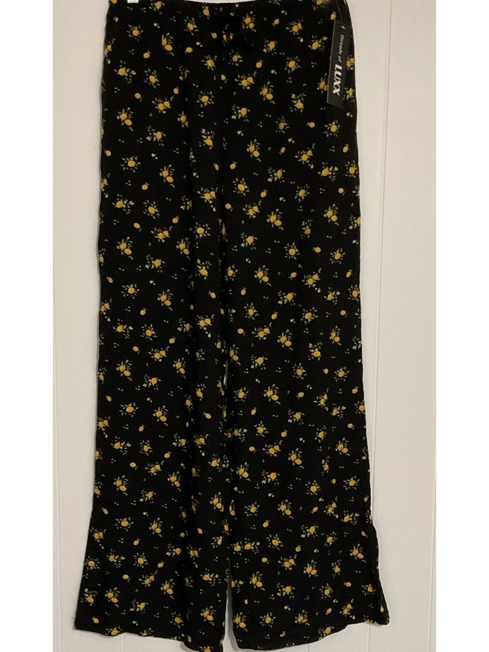 🍋 Threads of LUXX Rayon L Lemon 🍋 Black Wide-Leg Pants with Floral Motif